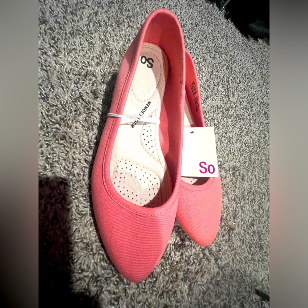 New with tags memory foam flats